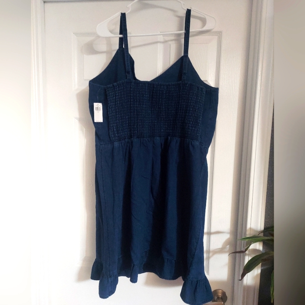 Old Navy denim dress - Picture 2 of 3
